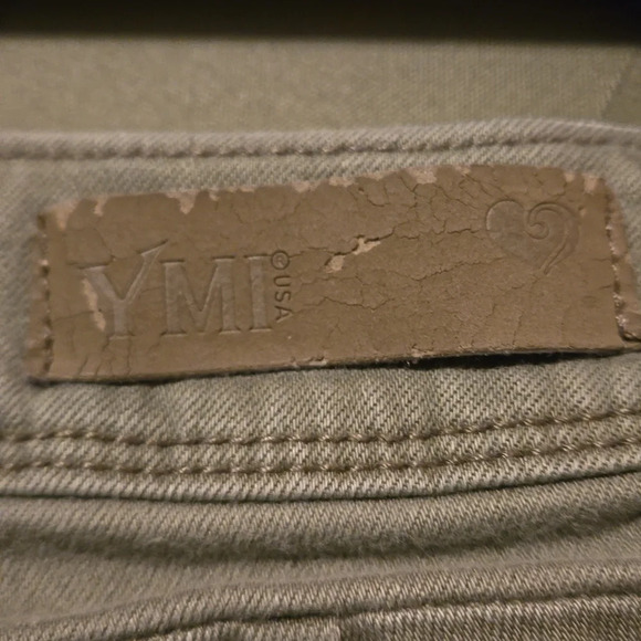Wanna Better Butt YMI Distressed Skinny Jeans Mid Rise Olive Jr size 11 - Picture 7 of 16